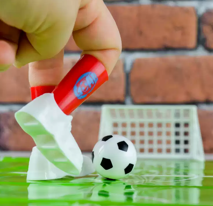 用手指踢足球,曾是风靡全国的正经游戏 用手指踢足球,曾是风靡全国的正经游戏