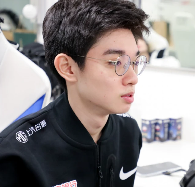 又一个“假赛”选手复出！还记得S11为了看色图泄露BP的湾湾中单吗？