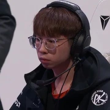 又一个“假赛”选手复出！还记得S11为了看色图泄露BP的湾湾中单吗？