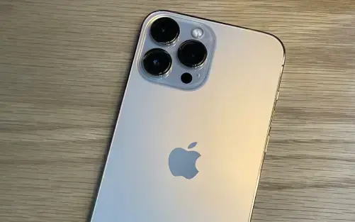 iPhone14Plus的显示屏亮度是多少？iPhone  14 Plus用wifi6传输数据吗？