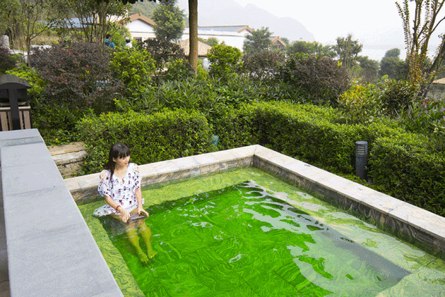 玉龙宫温泉（玉龙泡在天上的温泉）