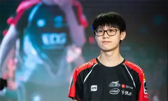 鑻遍泟鑱旂洘閫夋墜ming，LOL：S11辅助TOP10，T1小将Keria力压Ming、Meiko排名第一