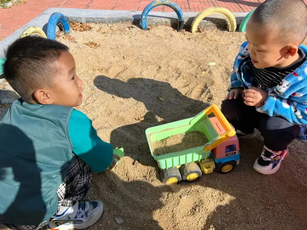 高里街道慧心幼儿园开展沙土游戏活动