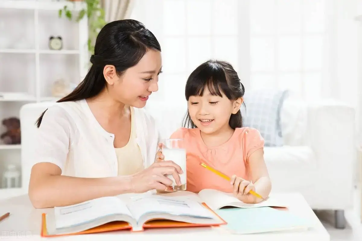 孩子玩手机上瘾怎么办？家长需要怎么做才能解决？