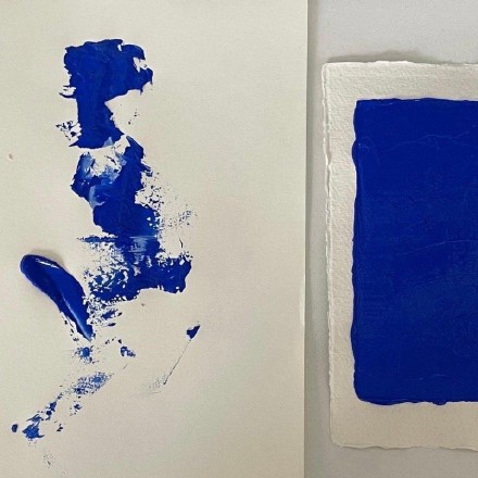 文案“人从悲伤中大大方方走出来就是艺术家”