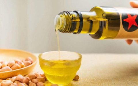 花生油变浑浊还能吃吗?(怎样把浑浊的花生油变清)