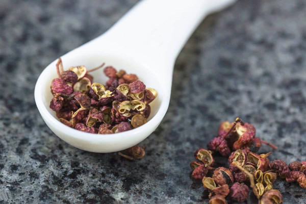 花椒能泡水喝吗 花椒泡水一次放几粒