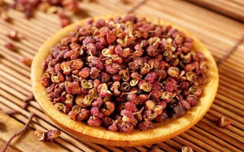 花椒水的药用价值有哪些(花椒泡水喝一次泡几粒)