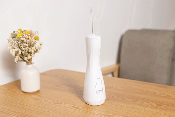 冲牙器可以两个人共用吗 冲牙器可以把牙结石冲下来吗 冲牙器可以两个人共用吗 冲牙器可以把牙结石冲下来吗