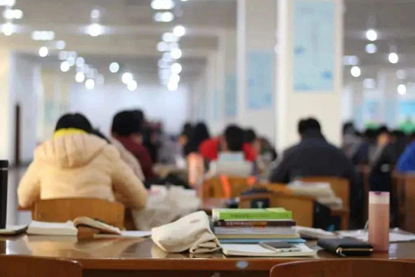 小伙考研用掉近60支笔 考研需要考些什么科目 小伙考研用掉近60支笔 考研需要考些什么科目