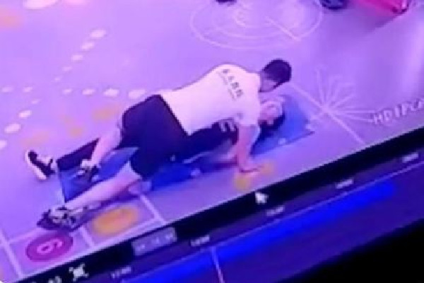 女子健身房上私教课被教练压骨折 健身房私教课减肥有用吗