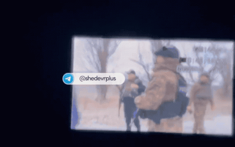 乌克兰内政部长车队在乌东遇袭 究竟是怎么一回事?!