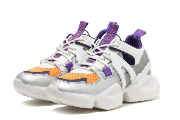 运动鞋有异味怎么去除 运动鞋有异味算质量问题吗