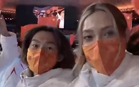 谷爱凌苏翊鸣闭幕式同框 现场画面曝光！