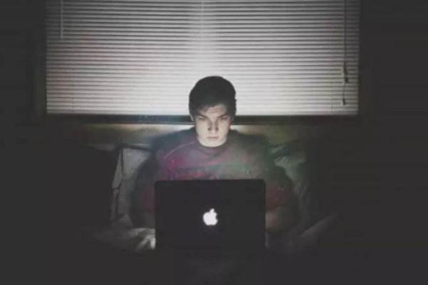 95后设计师猝死生前自称天天熬夜 天天熬夜会不会猝死