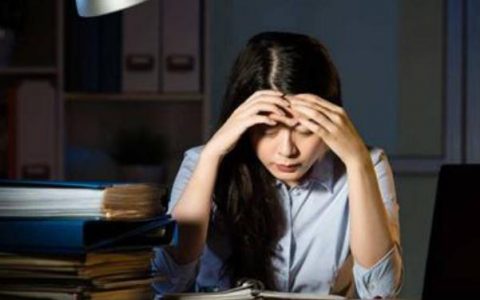 熬夜有风险哪几点睡才不算熬夜(熬夜的7大坏处)