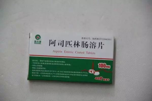 富贵竹黄叶不发新叶(水培富贵竹新叶黄叶)