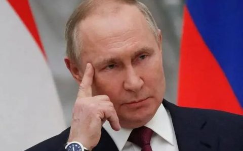 乌克兰动荡48小时内，普京再亮大动作！立陶宛紧急出兵，中国发声