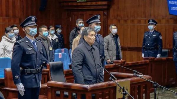 全国两会会场上，3只“老虎”被公开“点名”！都曾在中纪委反腐大片出镜忏悔