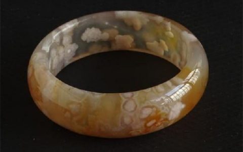 玛瑙手镯不戴的时候怎样保养好呢(玛瑙手镯戴久了颜色有没有变化)