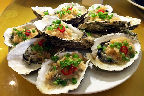 生蚝买开口的还是闭口的 怎样挑选新鲜的活生蚝呢