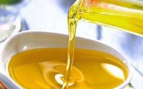 大豆油要怎么处理炒菜香呢(用大豆油炒菜时大豆油要烧热吗)