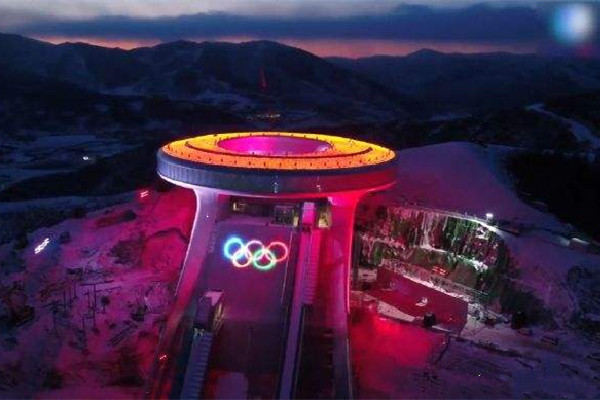 张艺谋说冬残奥会开幕式五彩斑斓 冬残奥会的意义