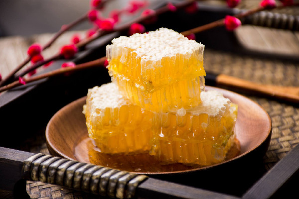 蜂蜡能吃吗 蜂蜡怎么吃最好 蜂蜡能吃吗 蜂蜡怎么吃最好