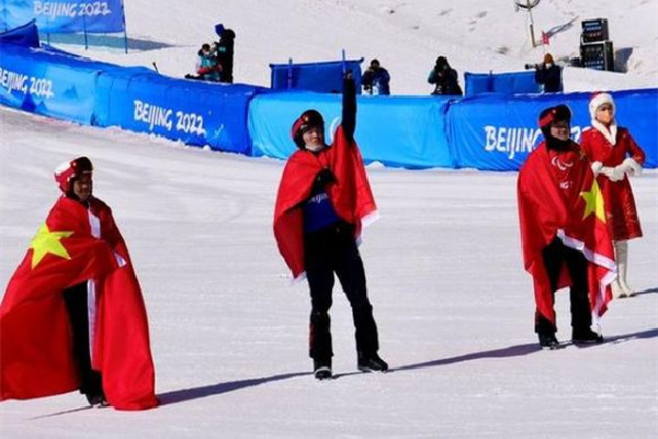 罕见“名场面”闪耀冬残奥会赛场 冬残奥会有多少金牌