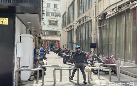 外卖员：疫情下订单翻倍，订单备注里还会出现“小哥辛苦了，注意个人防护”