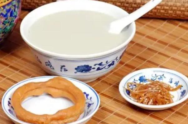 豆汁为什么是酸臭的 豆汁这么难喝为什么还有人喝