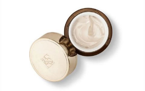 面霜开封放了一年可以用吗(面霜放久了还能用吗)