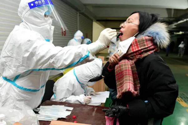 本轮疫情60多人被问责 新冠肺炎为什么会变异