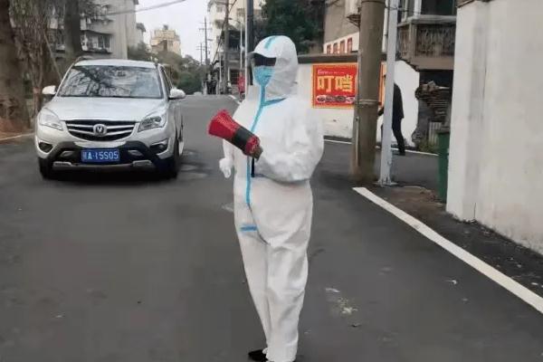 被封控的年轻人：3天烧糊了2个锅 新冠肺炎封控区是什么意思