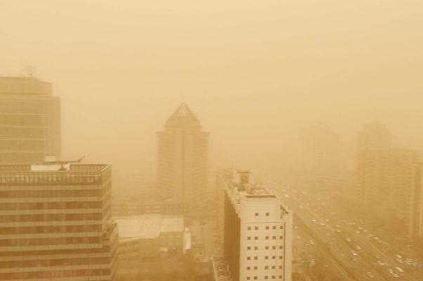 北方今年首场沙尘来袭 沙尘暴的形成原因