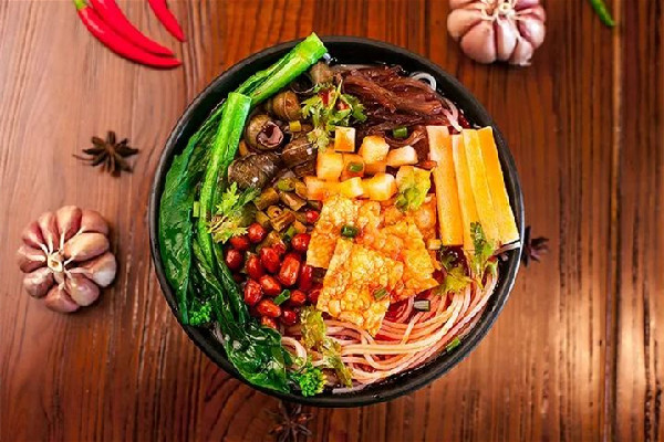 螺蛳粉是高热量食物吗 螺蛳粉是什么材料做的