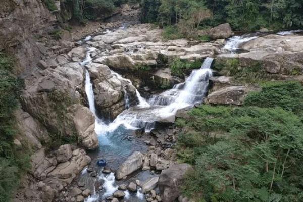 《初拥》剧方回应2人坠亡：将停拍 电影是哪一年诞生的