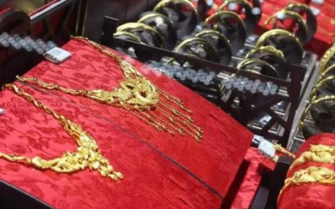 结婚前一定要买三金吗，三金有戒指了,男方还需要买戒指吗