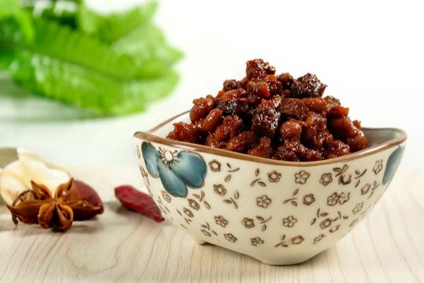 黄豆酱有什么营养 黄豆酱有点酸还能吃吗