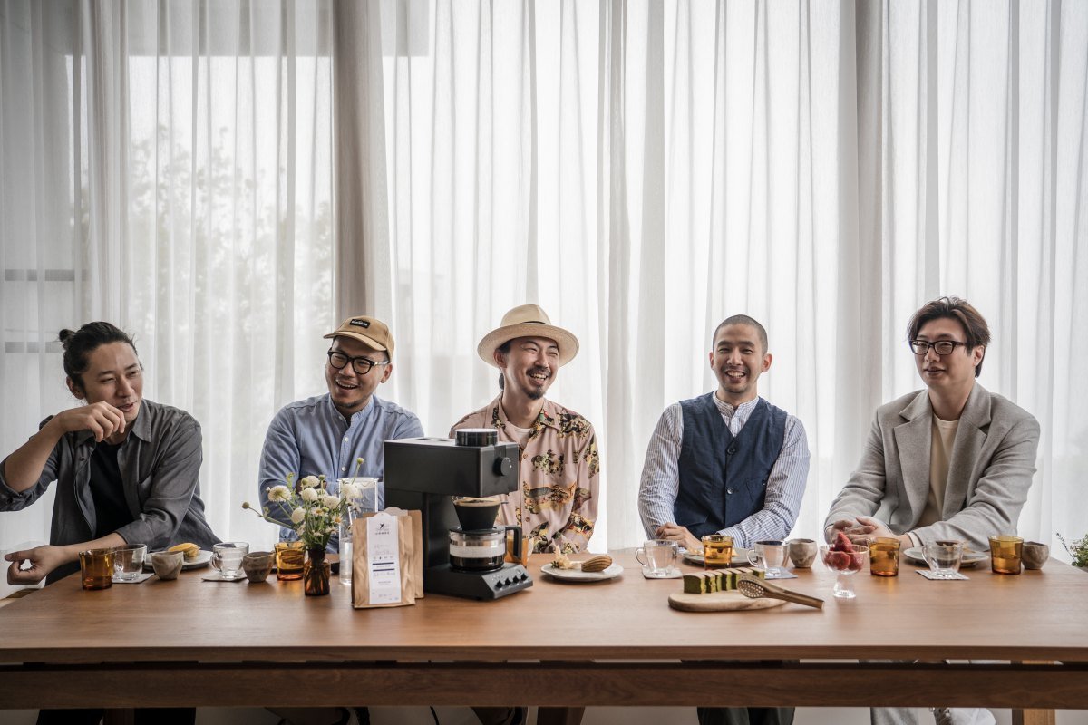 职男咖啡餐桌的秘密：懂得享受质感生活的人都该拥有一台「咖啡机」！