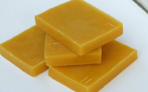 真蜂蜡用火烧会怎样(蜂蜡放了几年还能吃吗)