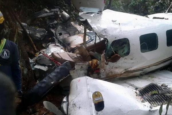 搜救现场发现疑似飞机引擎 飞机引擎在什么位置