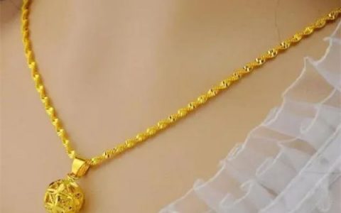细金项链可以戴着洗澡睡觉吗(金项链可以天天戴着洗澡吗)