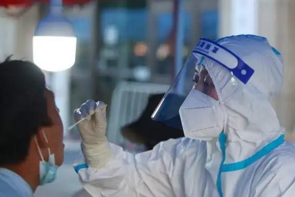 本轮疫情60多人被问责 新冠肺炎为什么会变异