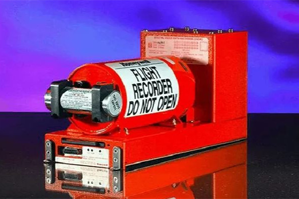 呼叫MU5735的40分钟 黑匣子有录音功能吗