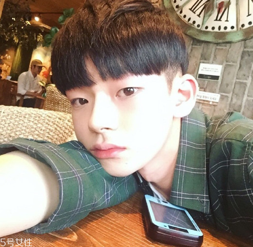 2022夏天男发型 男生夏季清爽发型