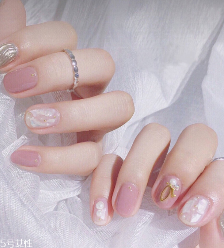 2022夏季最新美甲图片 ins美甲让你轻松降温5度