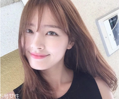 网红八字刘海需要烫吗 2022年流行什么刘海