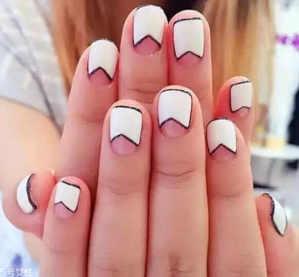 2022美甲新款式 好看的美甲图片2022