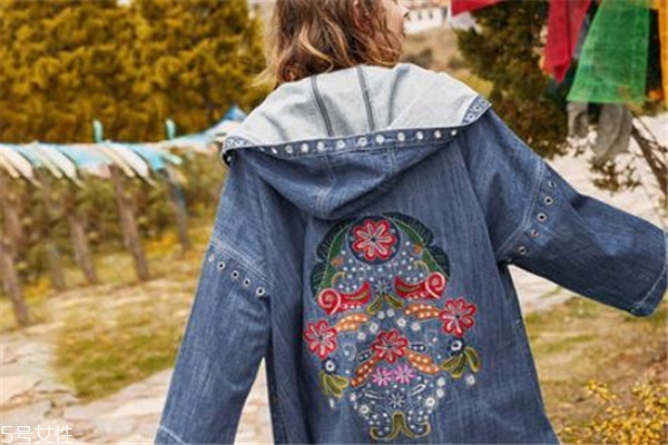 2022流行什么样的牛仔外套 自由与随性的代表